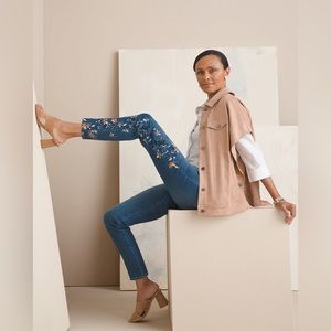 Chico pull on embroidered ankle jeggings US size 2P Chico size 00P like new